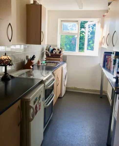 Flat For Rent in Hertsmere, England