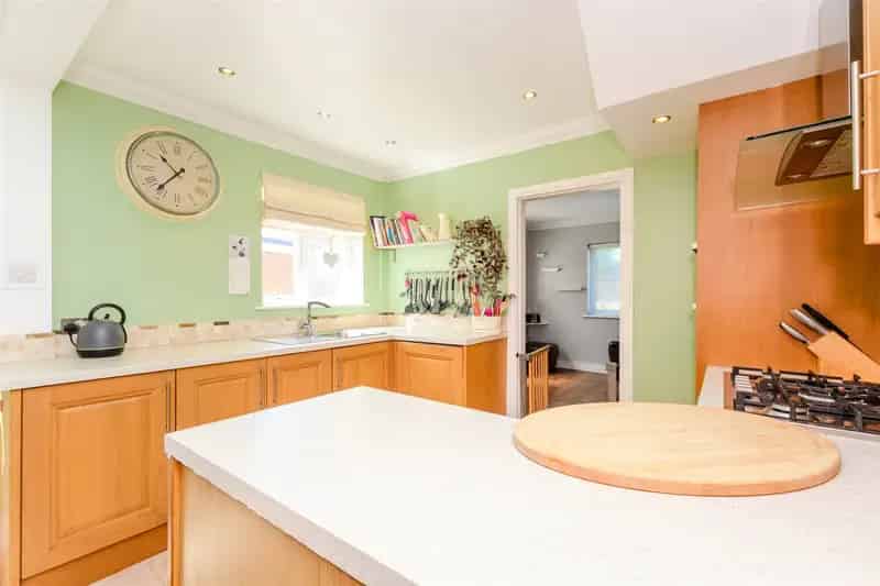 4 Bedroom Semi-Detached House for Sale in Welling