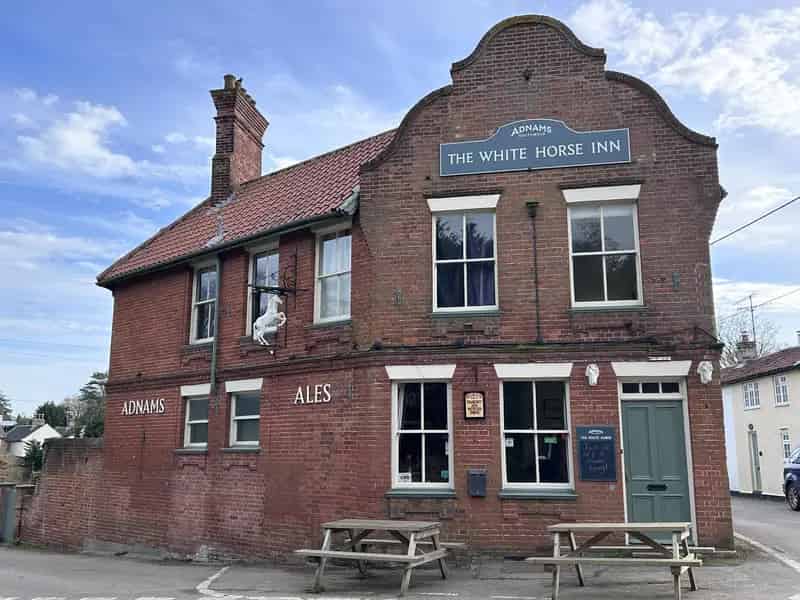 Freehold Pub with 5 Bedrooms Near Suffolk Coast Beaches
