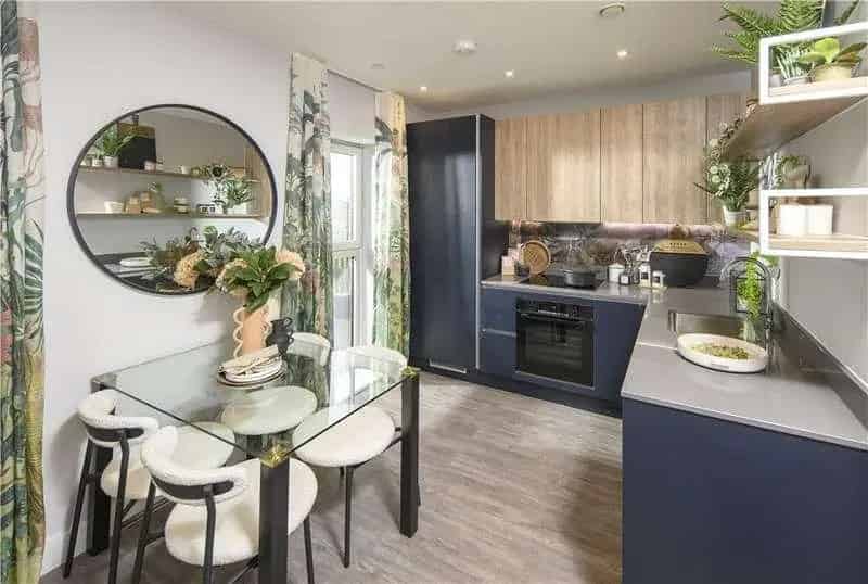 2 bed flat for sale