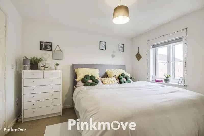 3 Bed End Terrace House For Sale