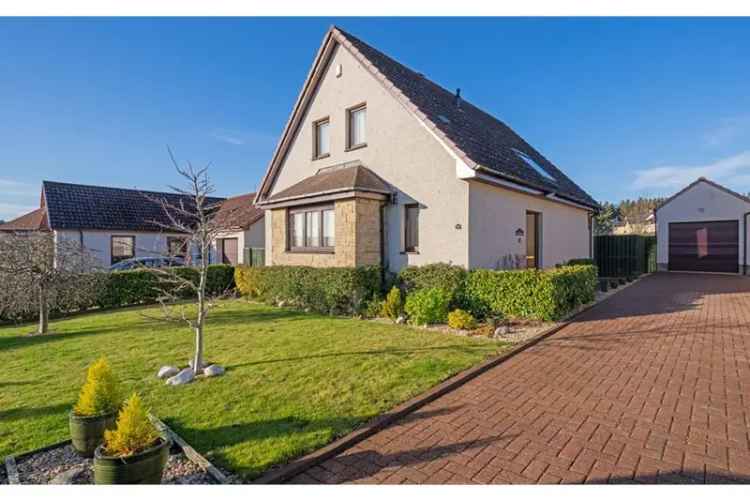 4 Bed House - Detached with 1 Reception Room