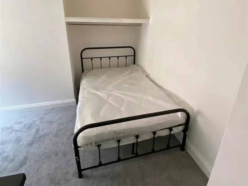 Newly Refurbished Studio Near Transport Links
