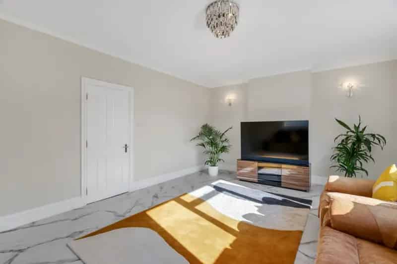 5 bedroom House
 For Sale