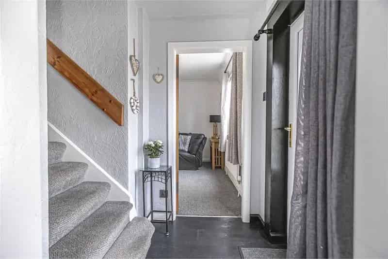 4 Bed House - Terraced with 1 Reception Room