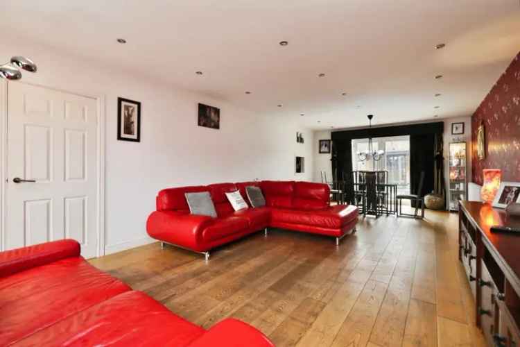 Three Bedroom Detached House Swallownest