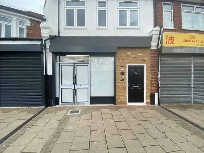 868 Sqft Commercial Unit Dagenham - Newly Refurbished