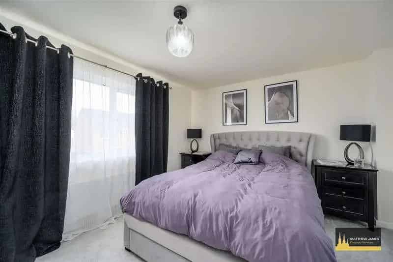 3 bed house for sale