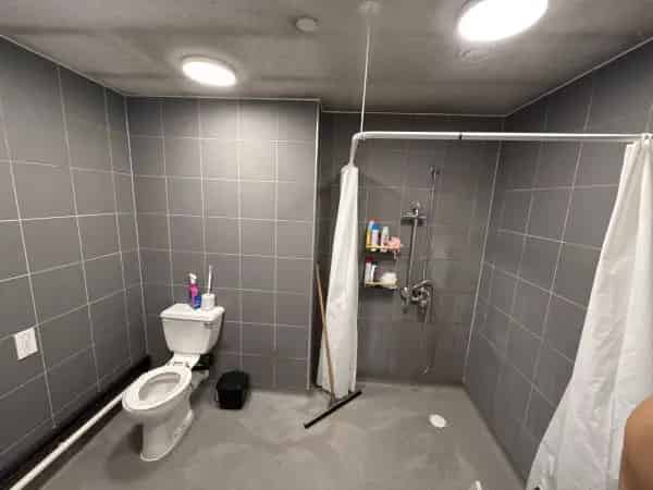 2 Bed 2 Bath Apartment New Build High Ceilings Parking