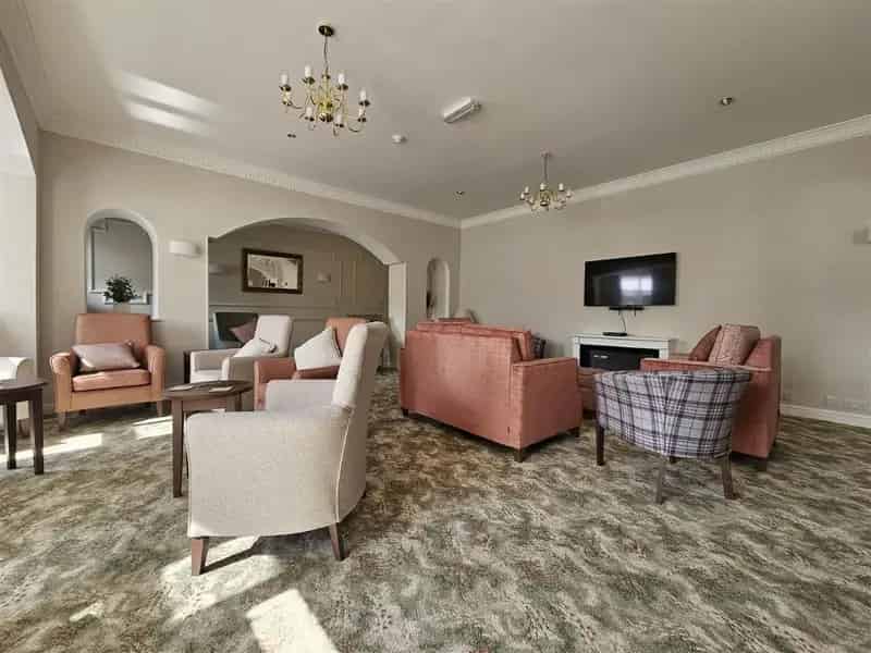 2 Bed Retirement Apartment  No Chain