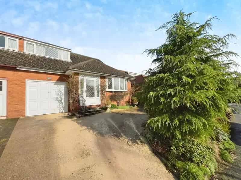 3 Bedroom Semi-Detached Dormer Bungalow For Sale