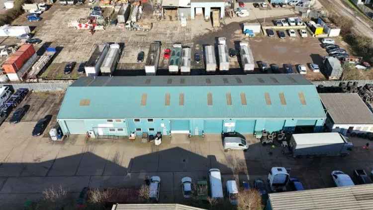 Refurbished Warehouse Unit Near A13 and M25