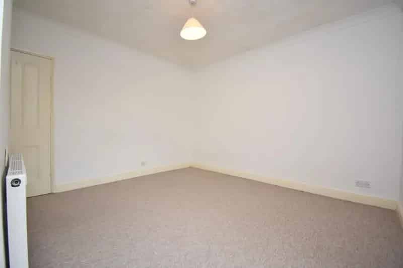 3 Bed House for Sale at Auction - Modern Kitchen & Loft Room