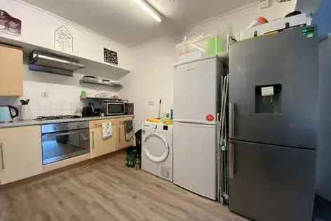 3 Bedroom House Southampton Fully Furnished July 2025 Available
