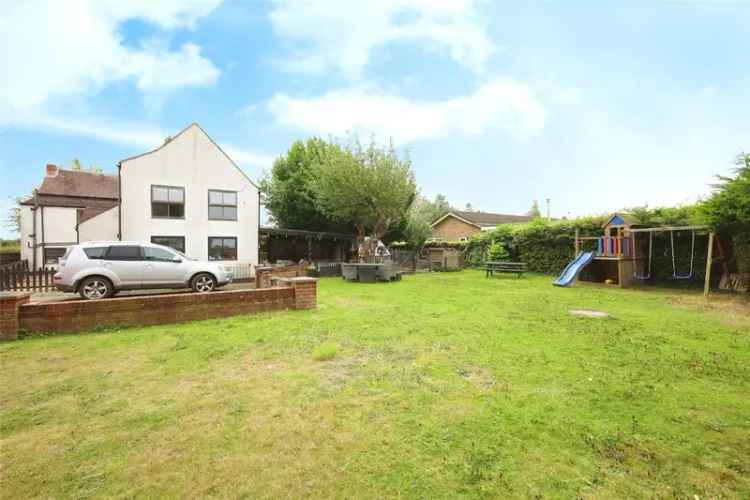 Large Four Bedroom Detached Family Home with Pony Paddock