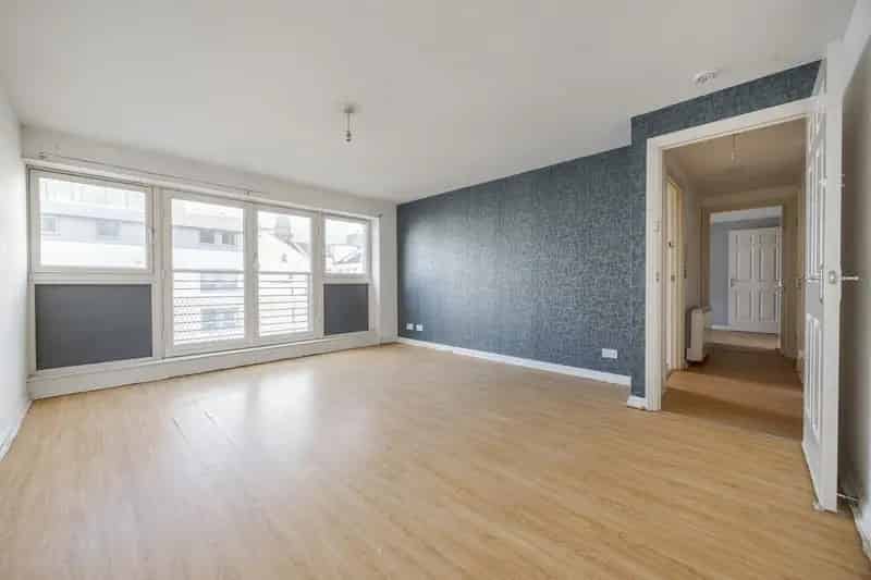 2 Bedroom Flat for Sale in Scotland