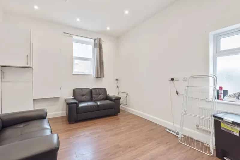 3 Bed Flat Near Waterloo Station