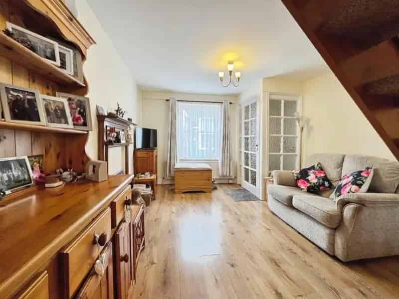 2 Bed Hythe Cottage for Sale - Garage & Garden