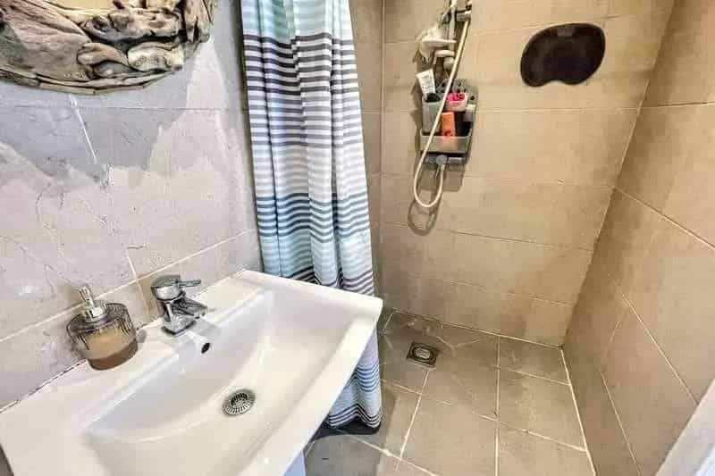 3 Bed Semi-Detached House Near Charminster Bournemouth