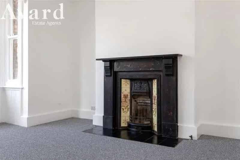 1 Bed Flat for Sale in Brighton - Newly Updated Garden Flat