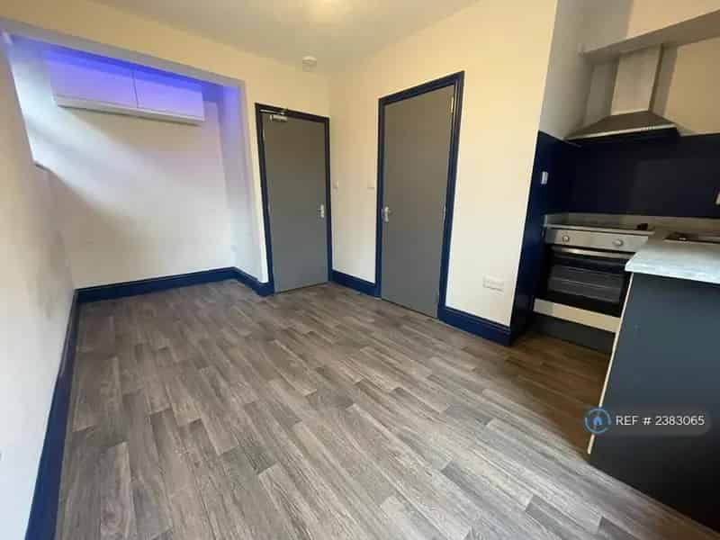 Studio Flat All Bills Included Free WiFi Easy Transport Links