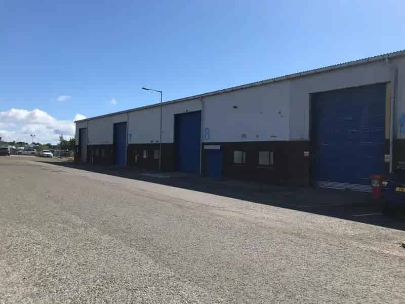 Portlethen Industrial Unit: Modern Steel Frame Warehouse with Secure Yard
