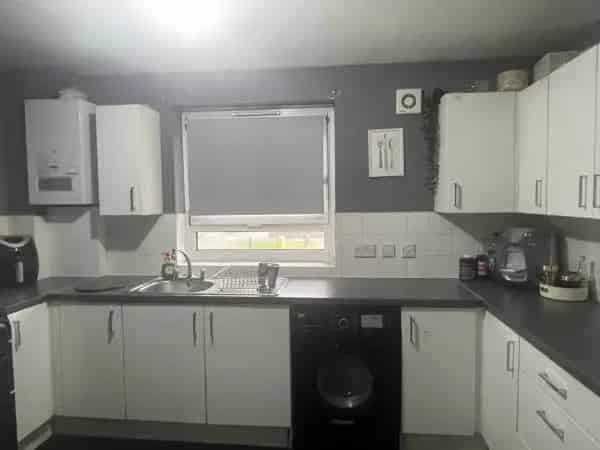 Spacious 2 Bedroom Maisonette with Balcony and Great Features