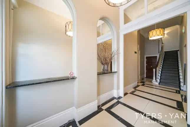 Flat for sale in Queens Gate, London SW7