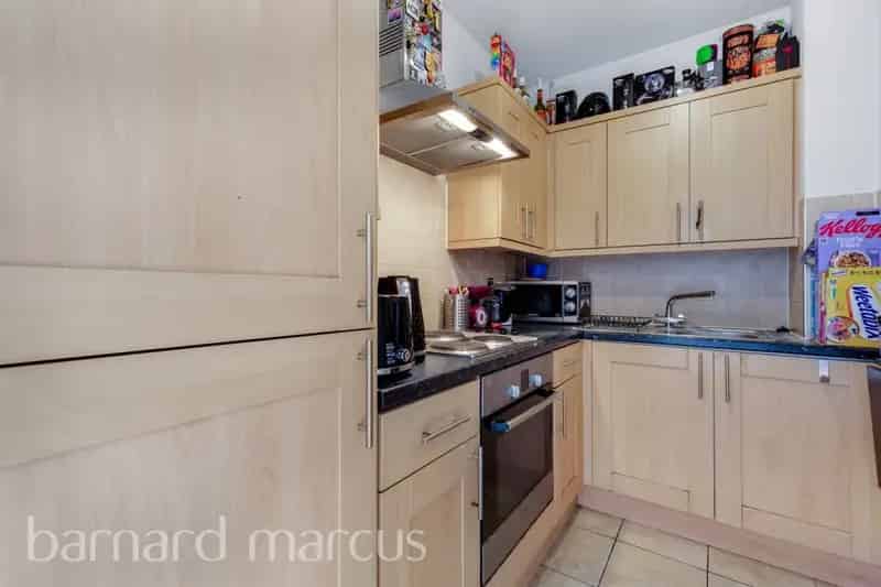 Flat For Sale , Purley Oaks Road, London, England