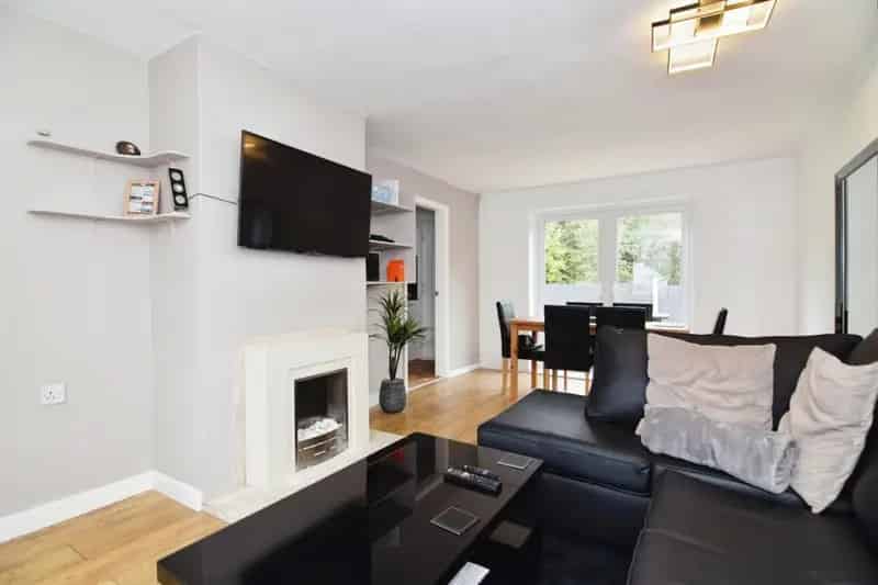 3 Bedroom House To Let Brimington