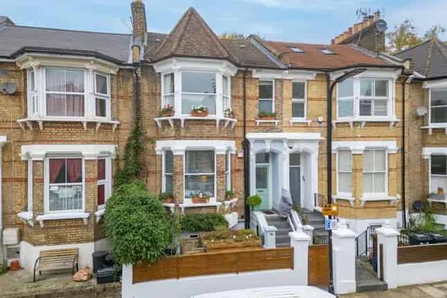 Terraced house for sale in Ickburgh Road, London E5