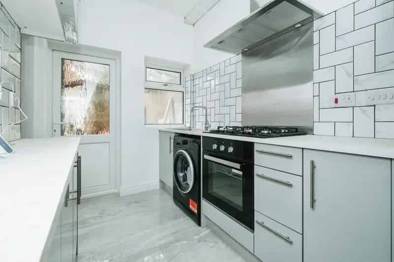 Extended Family Home Near Amenities Three Double Bedrooms