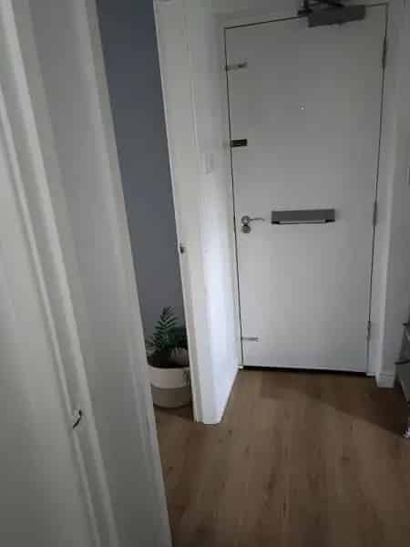 Ground Floor Flat Two Double Bedrooms Secure Entry Communal Garden