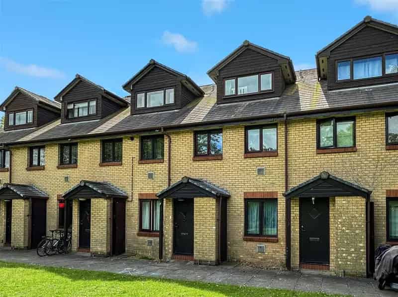 2 Bedroom Flat for Sale in Cambridge