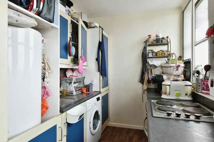 Croydon 2-Double Bed Sub Penthouse Apartment Stunning Views Allocated Parking