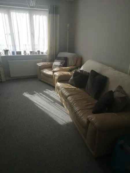 Flat For Rent in St. Austell, England