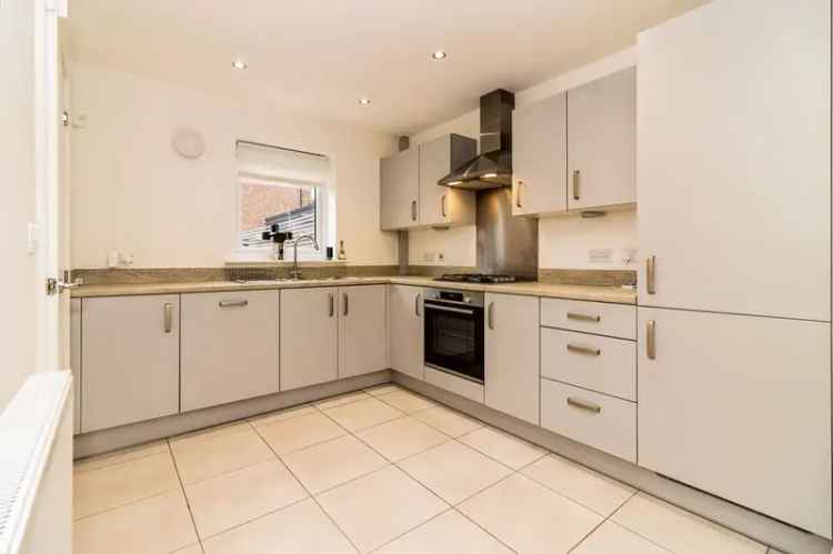 2 Bedroom Mid Terrace House to Rent Manchester M4