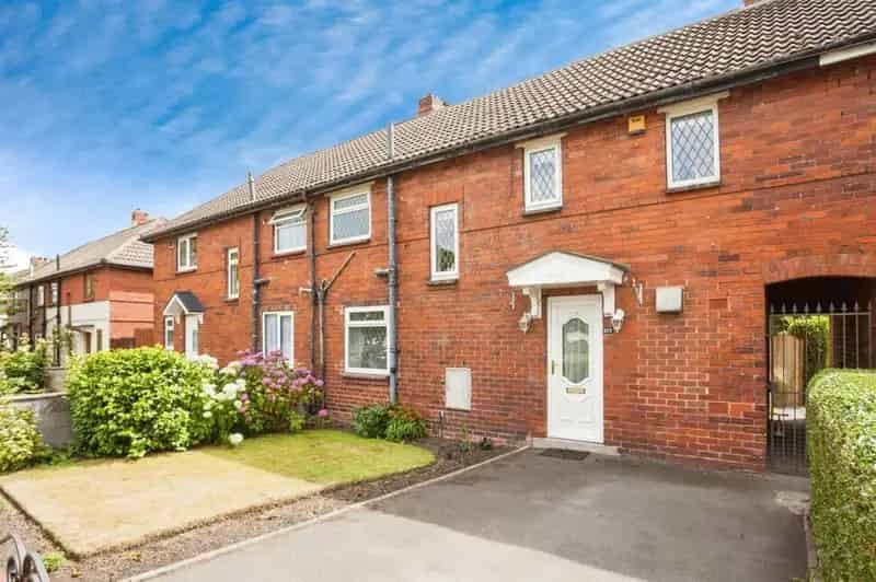 3 Bedroom Mid Terrace House for Sale Leeds LS10