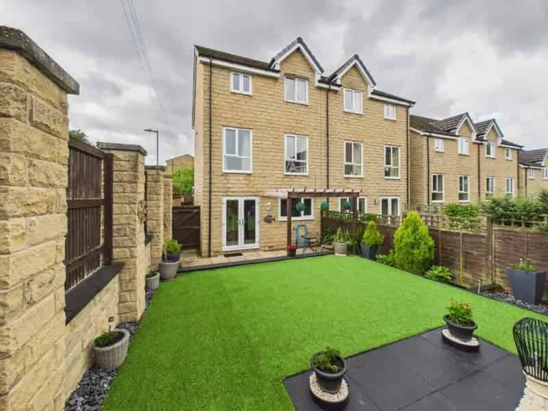 3 Bed House for Sale Bingley Family Home 4 Bedrooms Garage