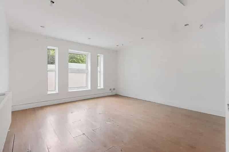 2 Bed Flat near New Southgate Station