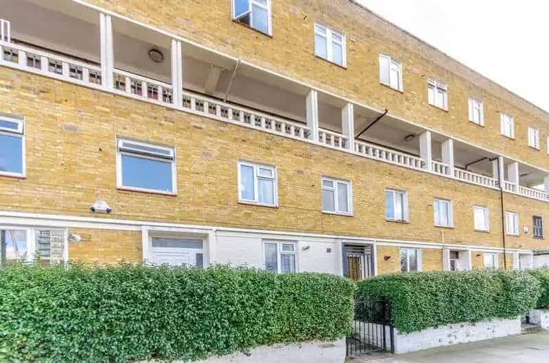 2 bed flat for sale