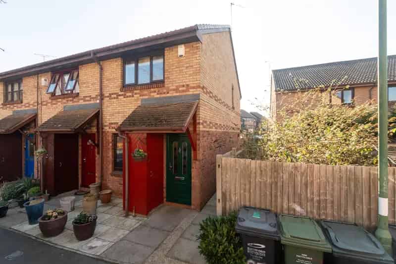 2 Bedroom End of Terrace House for Sale Near Dartford Station