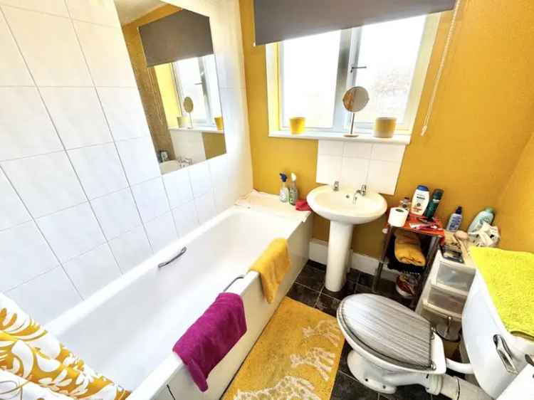 3 Bedroom Maisonette for Sale Scarborough YO12