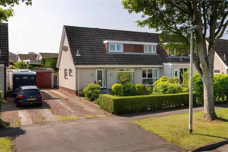 3 Bed Semi-Detached House Longniddry with Garage and Garden