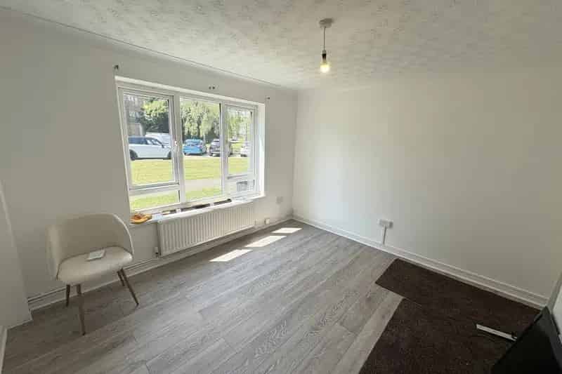 2 Bedroom House in Churchfields Harlow - Modern Kitchen and Bathroom