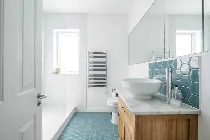 2 bedroom maisonette for sale