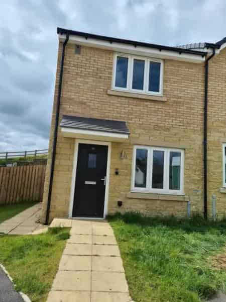 2 Double Bedroom House Semi Rural Amazing Views Schools Nearby