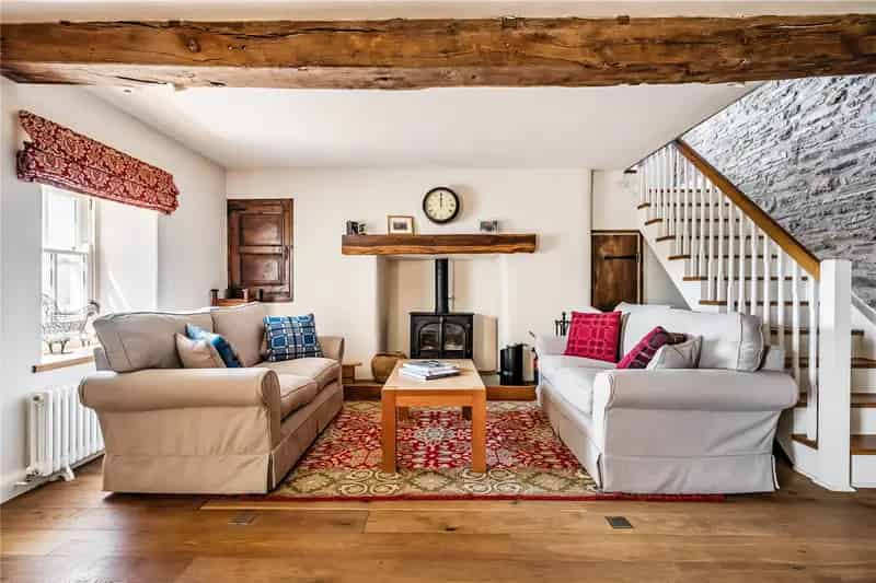 4 Bedroom Semi-Detached House Llanhamlach Brecon