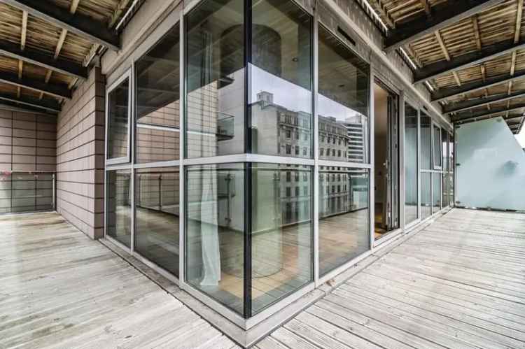 1 Bedroom Flat to Rent Salford M3 -  Modern Studio with Balcony and Parking