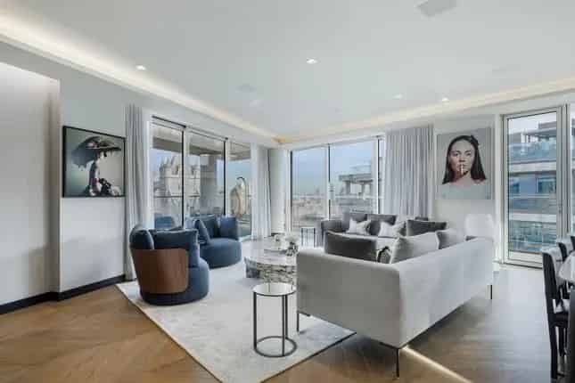 Luxury 2-Bedroom Penthouse with River Thames Views